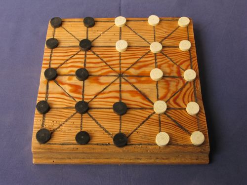 historisches-replikat-mittelalter-brettspiel-alquerque-300-jähriges-holz-kaufen