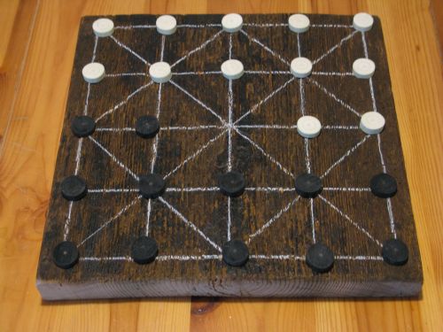 historisches-replikat-mittelalter-brettspiel-alquerque-300-jähriges-holz-kaufen