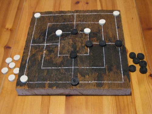 historisches-replikat-mittelalter-brettspiel-muehle-300-jähriges-holz-kaufen