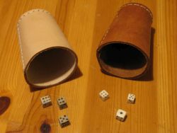 historisches-replikat-antike-römer-römisch-mittelalter-würfel-spiel-lederbecher-kaufen